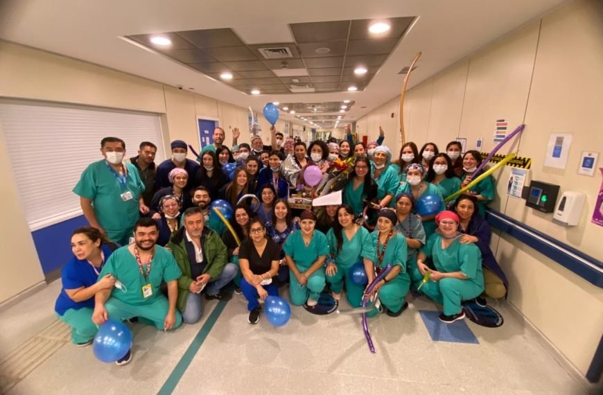 DISTINGUEN A FUNCIONARIA EN SU ÚLTIMO TURNO