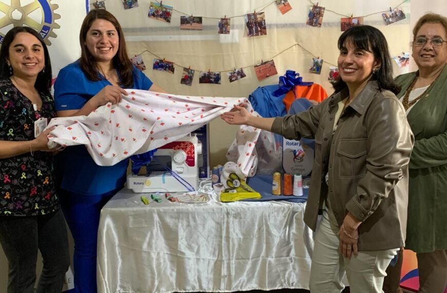 DONACIÓN DEL ROTARY CLUB ESPERANZA DE ANGOL: MÁQUINA DE COSER Y MATERIALES PARA EL HOSPITAL DE DÍA ADULTO