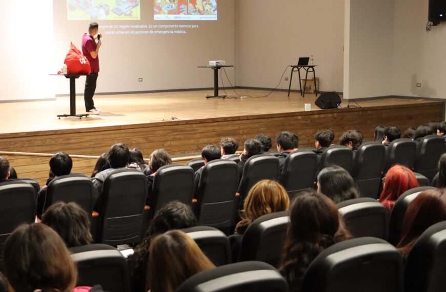 LA UNIDAD DE MEDICINA TRANSFUSIONAL PROMUEVE LA DONACIÓN DE SANGRE ENTRE JOVENES ESTUDIANTES