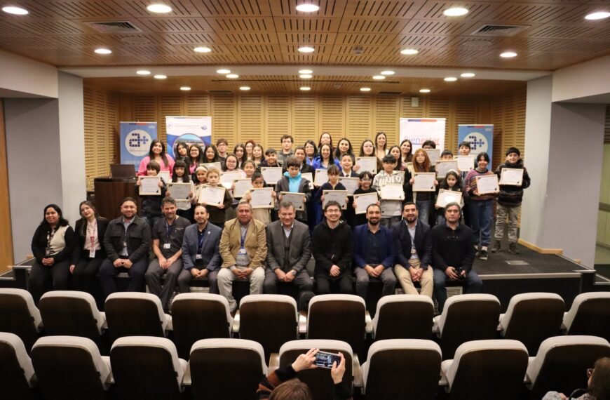 BIENESTAR DEL PERSONAL: ENTREGAN BECAS ANUALES PARA ESTUDIANTES