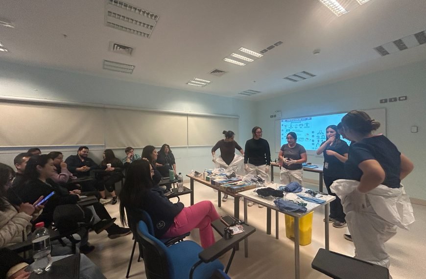 FUNCIONARIOS DE URGENCIAS SE CAPACITAN ANTE ALERTA SANITARIA INTERNACIONAL POR VIRUS ÉBOLA