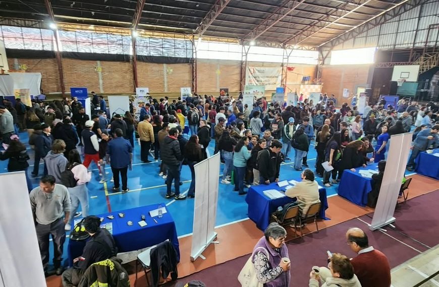 UNIDAD DE SELECCIÓN DEL HOSPITAL DE ANGOL PARTICIPÓ CON ÉXITO EN LA FERIA LABORAL 2026